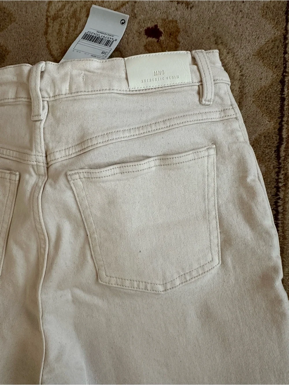 🌸 MNG New White Mom Jeans – Waist 30 / Inseam 27.5 US 4